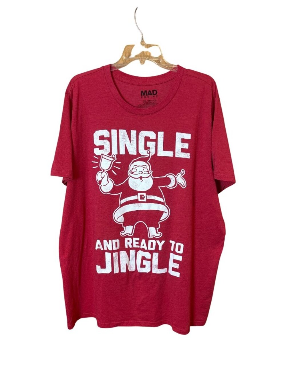 Single And Ready To Jingle Graphic Christmas T-Shirt Red Mad Engine XXL Funny